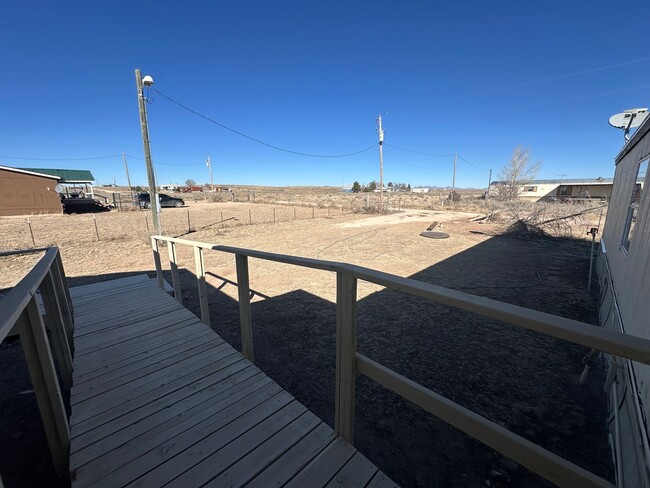 Building Photo - Horses Welcome to Single Wide on 1 Acre!