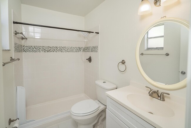 Building Photo - 1040 Dorado Dr