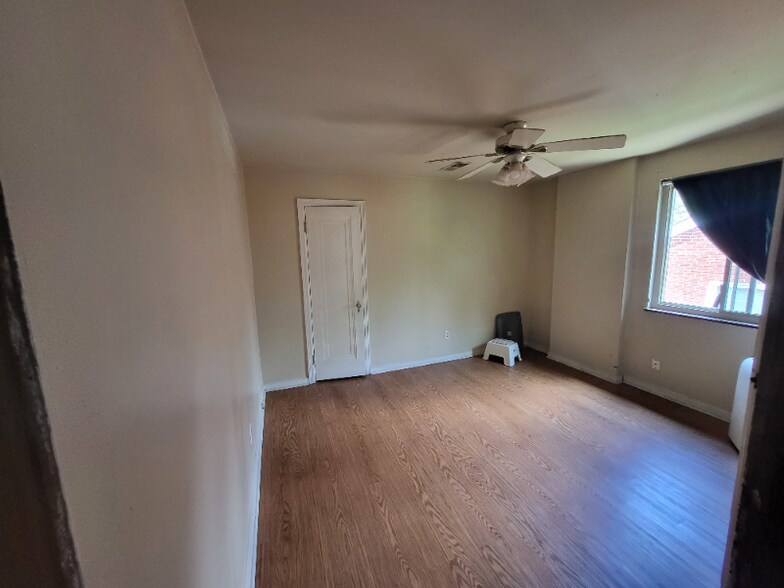 Building Photo - 5141 Sumter Ave