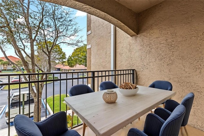 Building Photo - 101 SW 117th Ave