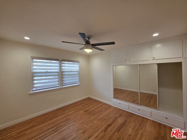 Building Photo - 102 Gaviota Ave