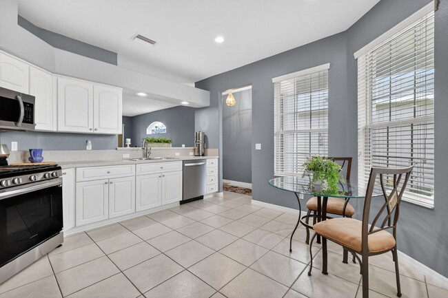 Building Photo - 27150 Nostalgia Dr