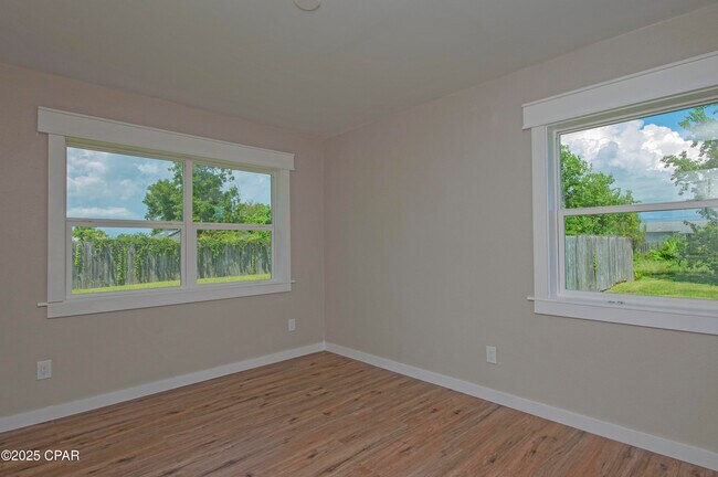 Building Photo - 3119 W 23rd Ct