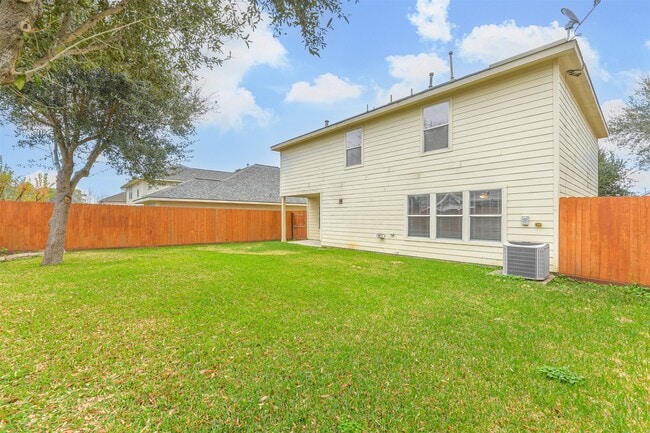 Building Photo - 15023 Roche Rock Dr