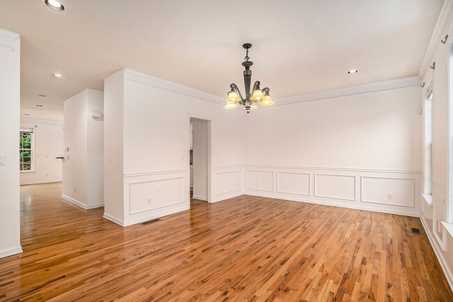 Building Photo - 1641 Emory Pl Dr NE