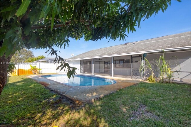 Building Photo - 5402 NW Emblem St