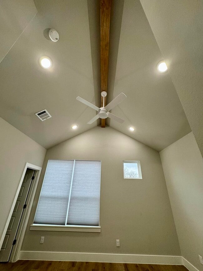 Building Photo - 7040 Avenue N