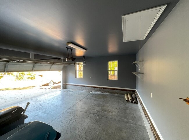 Building Photo - FOR RENT DAVIE CO!