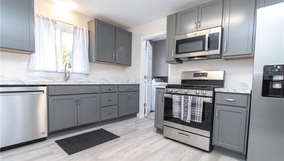 Building Photo - 915 Rimer Dr