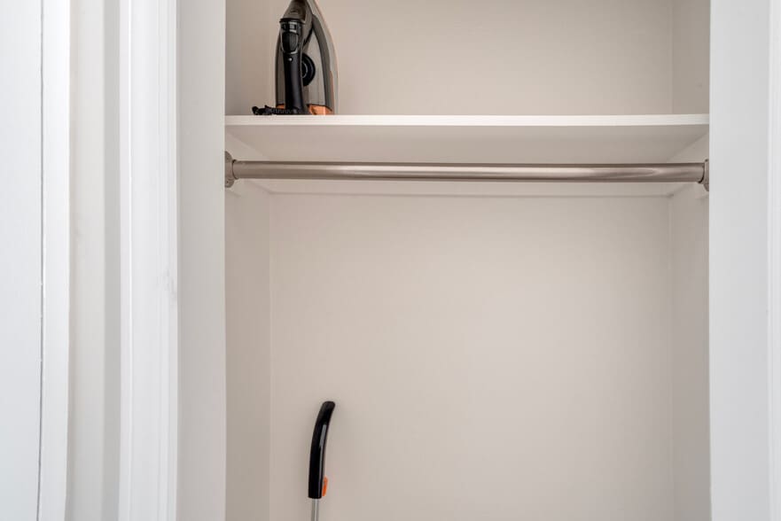 Building Photo - 30 Waterside Plaza