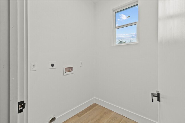 Building Photo - 8127 Hoffman St