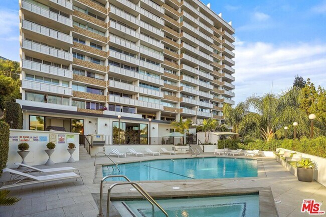 Building Photo - 8787 Shoreham Dr