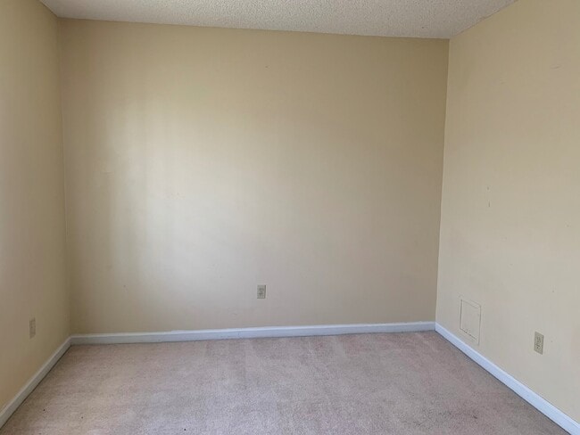 Building Photo - House for Rent