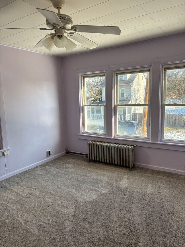 Building Photo - 3 Bedroom 1 Bath in Harrisburg, PA!