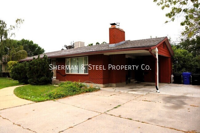 Building Photo - 1866 S Davis Blvd