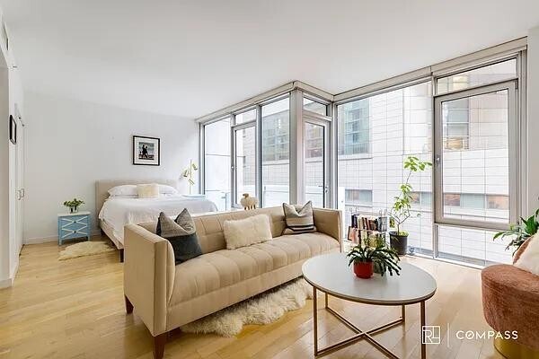 Building Photo - 50 Franklin St