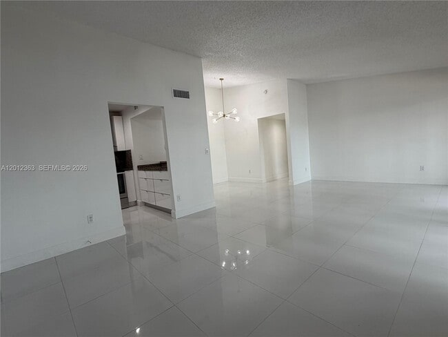 Building Photo - 468 NE 206th Ln