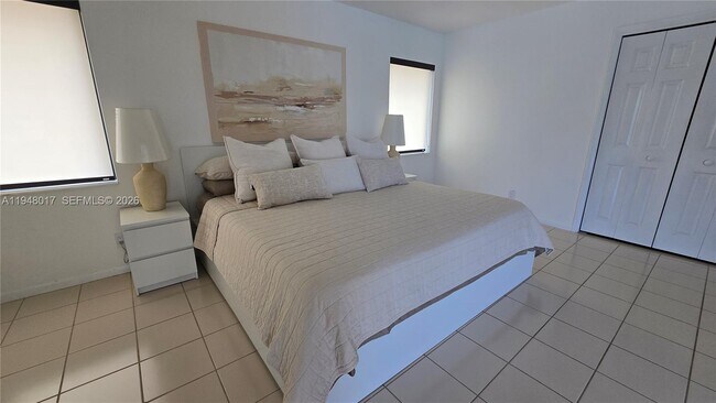 Building Photo - 16653 Golfview Dr