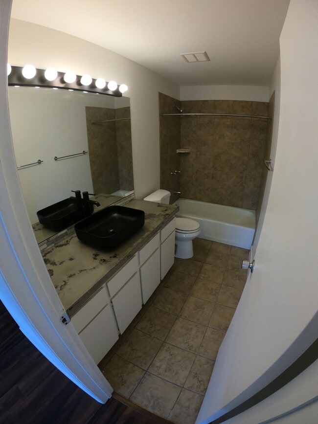 Building Photo - 1168 S Foothill Dr