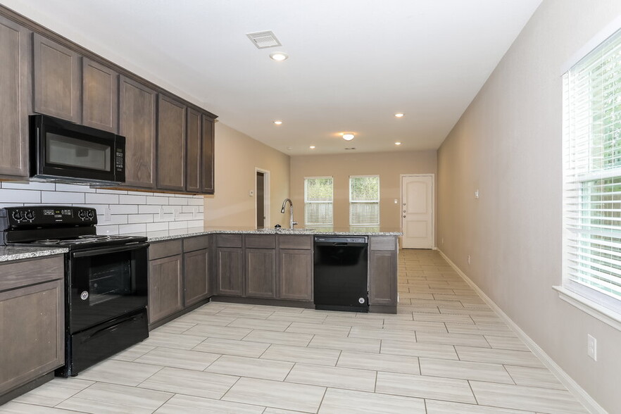 Building Photo - 12469 Lake Conroe Hills Dr