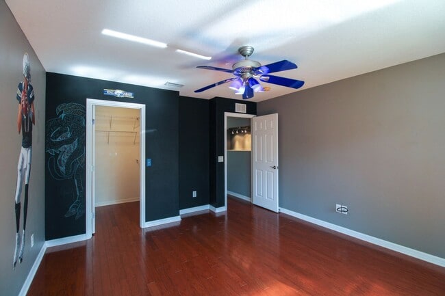 Building Photo - 6065 Spruce Point Cir