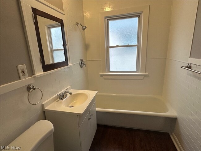 Building Photo - 1764 Algonac Rd