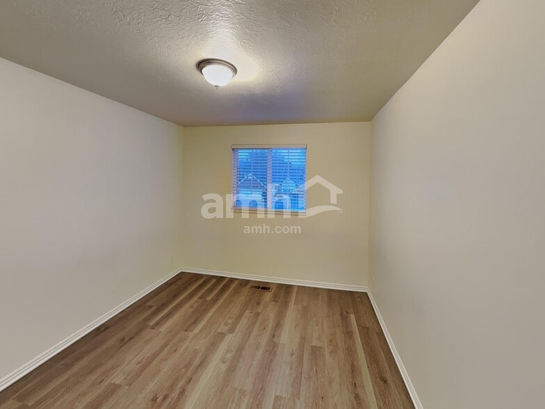 Building Photo - 1871 N 750 W