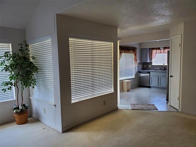Building Photo - 12100 Overbrook Ln