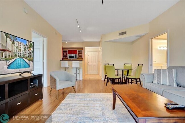 Building Photo - 804 E Windward Way