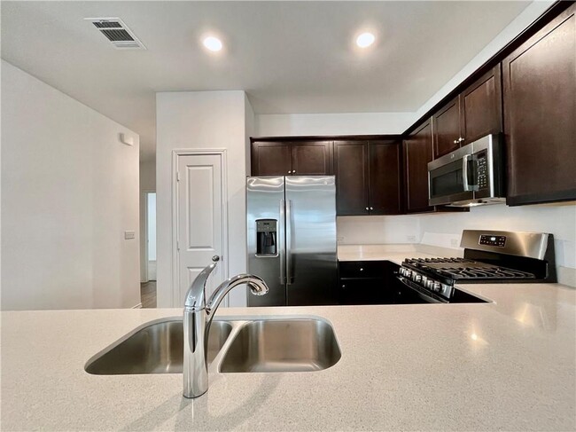 Building Photo - 2408 Nightview Dr