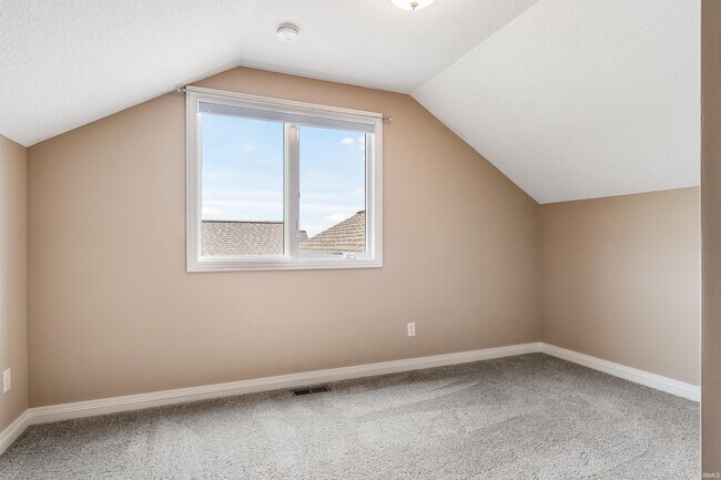 Building Photo - 625 Perolla Dr