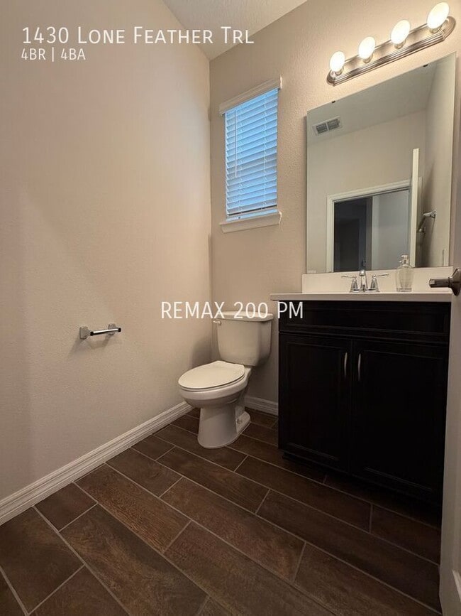 Building Photo - 1430 Lone Feather Trail