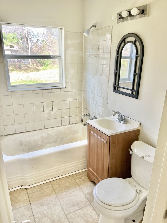 Building Photo - 4075 Fairwoods Dr