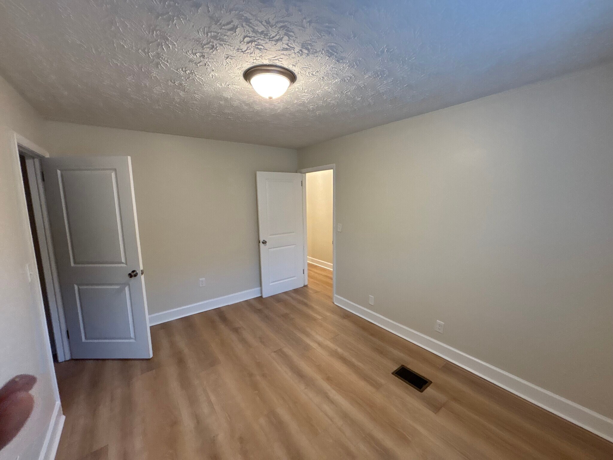 Apply today! - 3142 Belden Cir