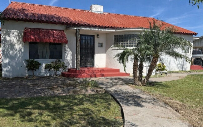 Building Photo - 714 E Eason Ave