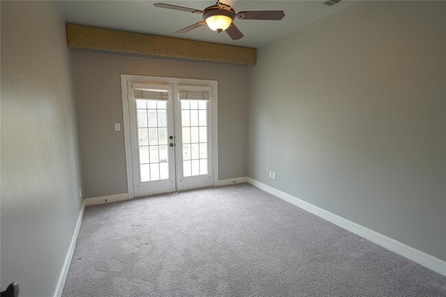 Building Photo - 10819 Almeda Park Dr