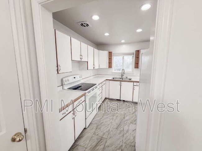 Building Photo - 373 E 150 N