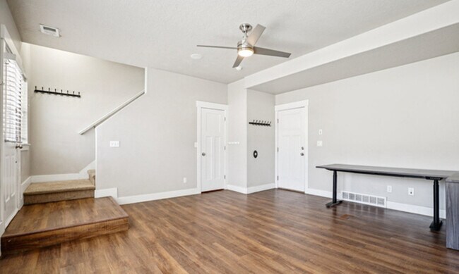 Building Photo - Your Next Home Awaits!