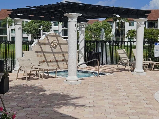 Building Photo - 207 Villa Cir