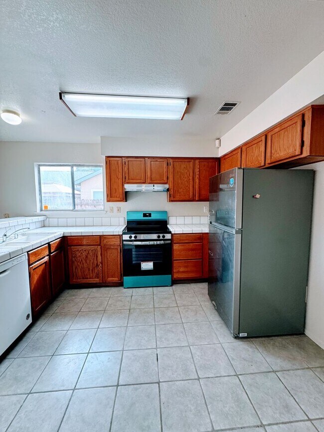 Building Photo - 5141 Bassett Way