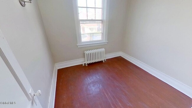 Building Photo - 566 Park Ave