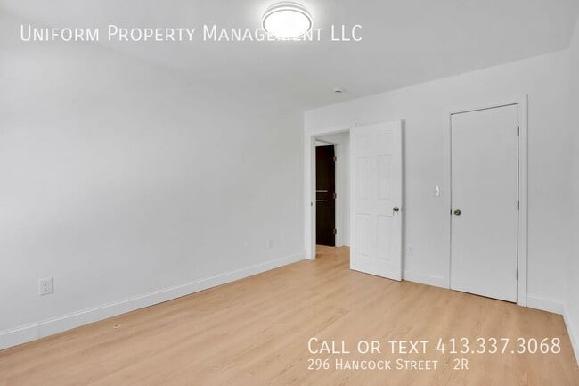 Building Photo - 296 Hancock St