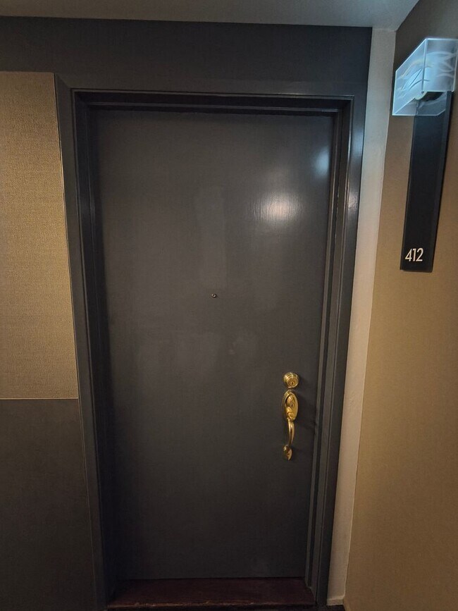 Building Photo - TOP FLOOR 1BD/1BATH Condo Available For Rent at the Watergate Community in Emeryville!!!!