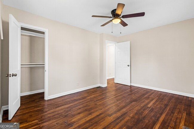 Building Photo - 2163 Rexford Dr