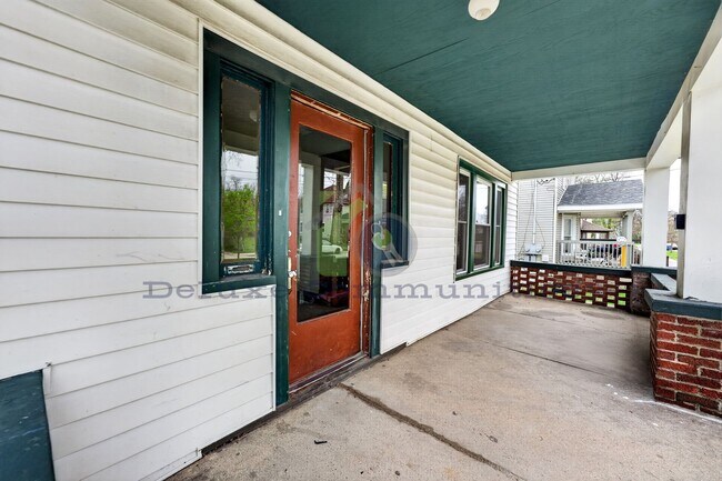 Building Photo - REMODELED 2 BEDROOM!! Move in Ready- Close to Cherry Hill