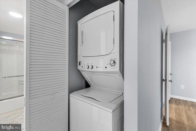 Building Photo - 5300 Holmes Run Pkwy