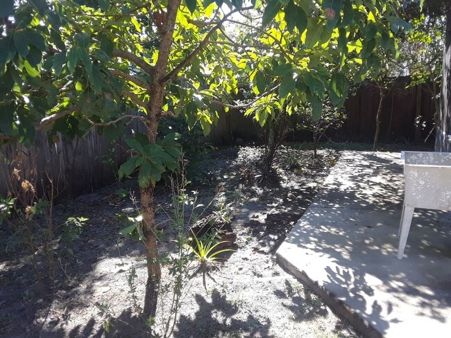 Building Photo - 1303 Candlewyck Dr