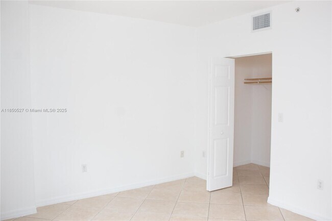 Building Photo - 2630 SW 28th St