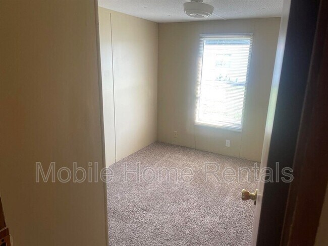 Building Photo - 112 Canna Lily Ln