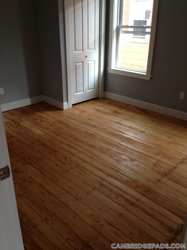 Building Photo - 376 Prospect St